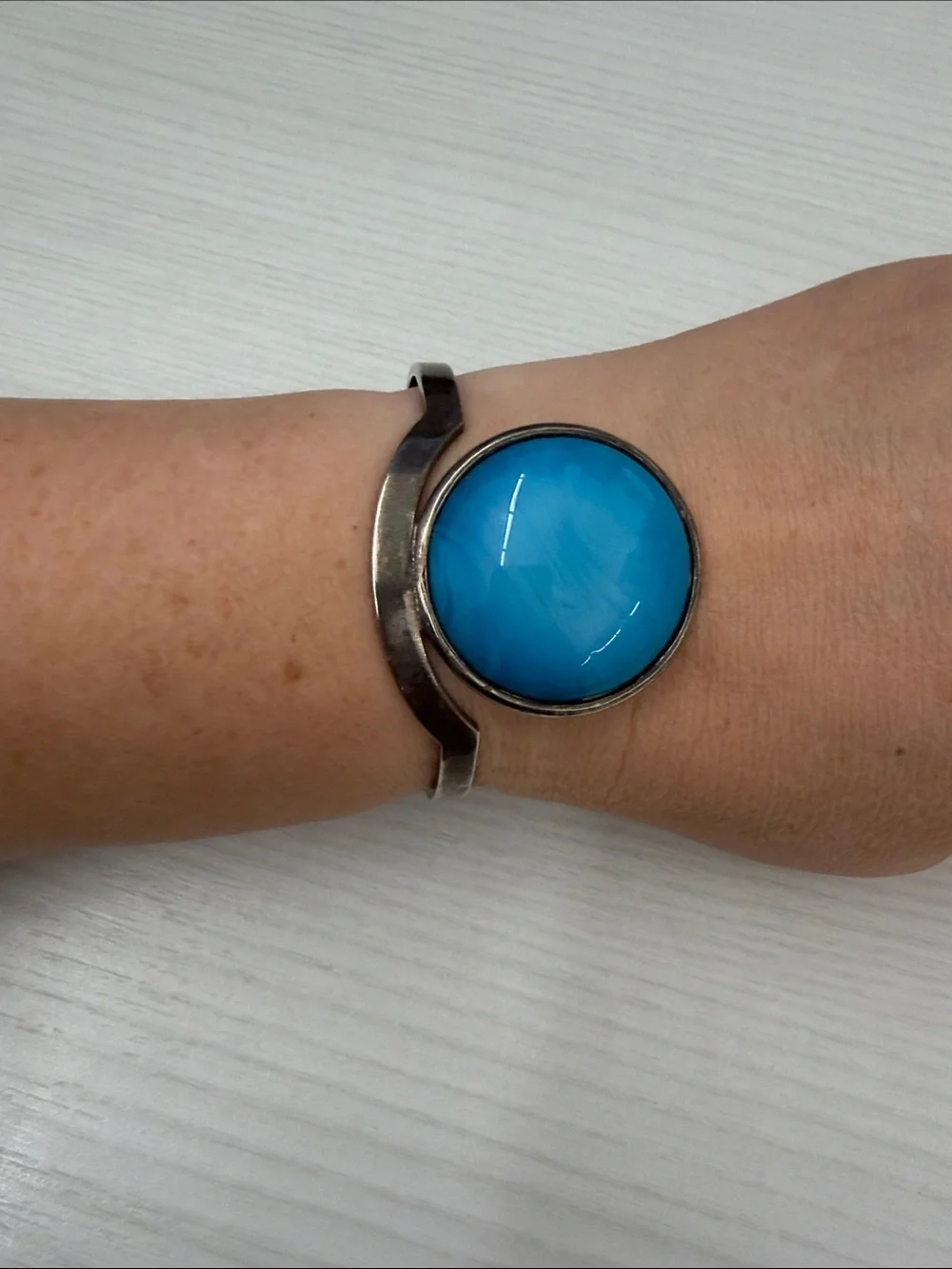 Unbranded Blue Fashion Wrist Cuff with Round Accent